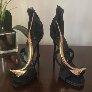 Giuseppe Zanotti Black and Gold Sculptural Heels